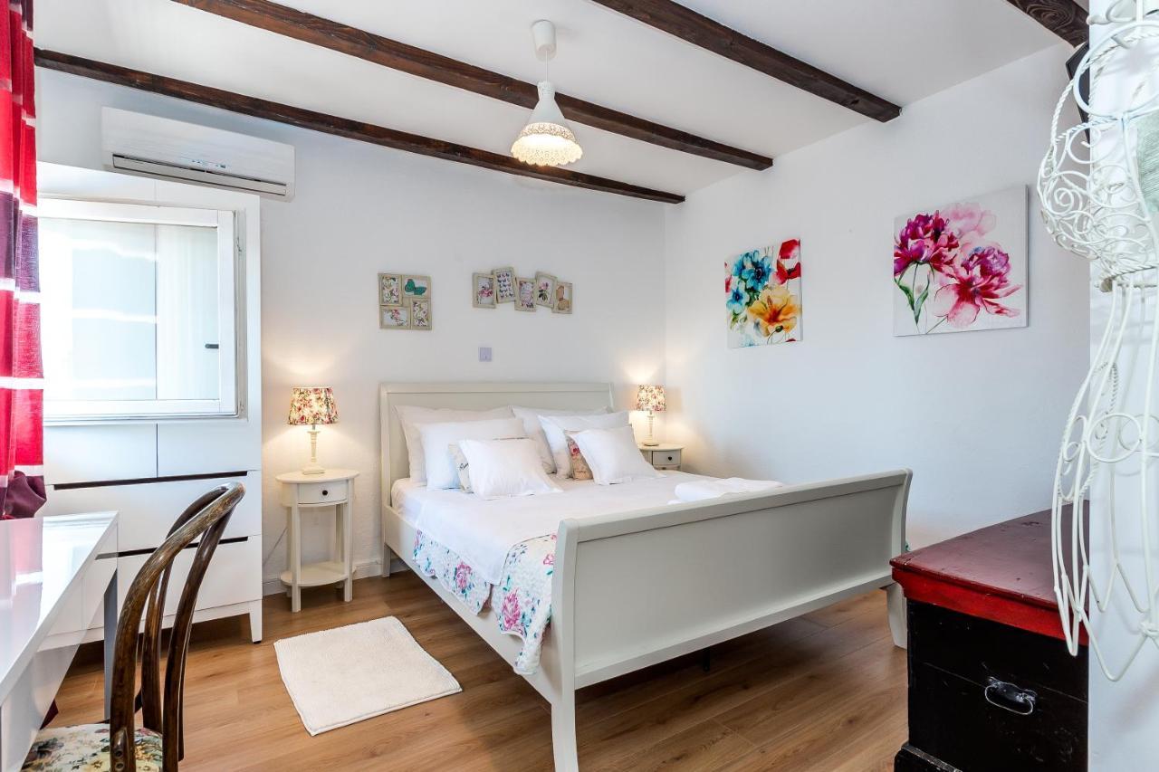 Holiday Home Rosko Skradin Eksteriør billede